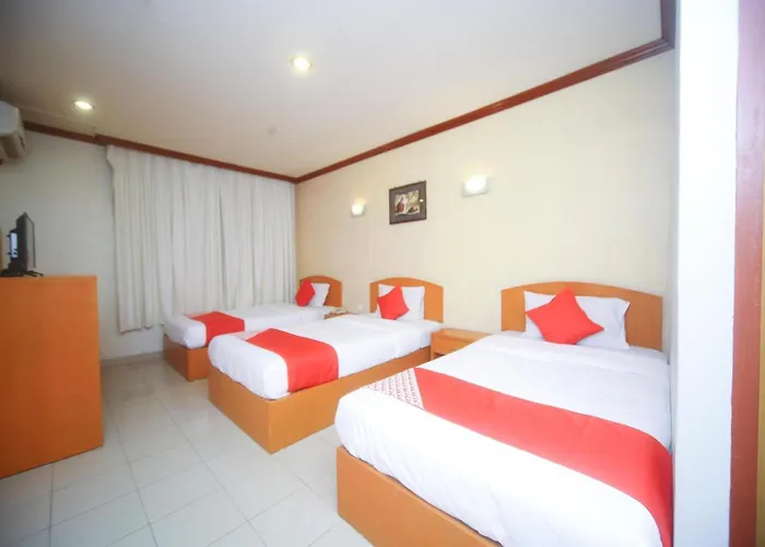 Super Oyo 1027 Hotel London