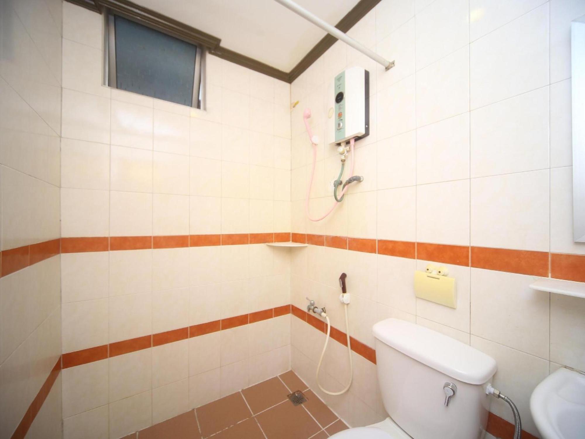 Hotel Super Oyo 1027 London 2*
