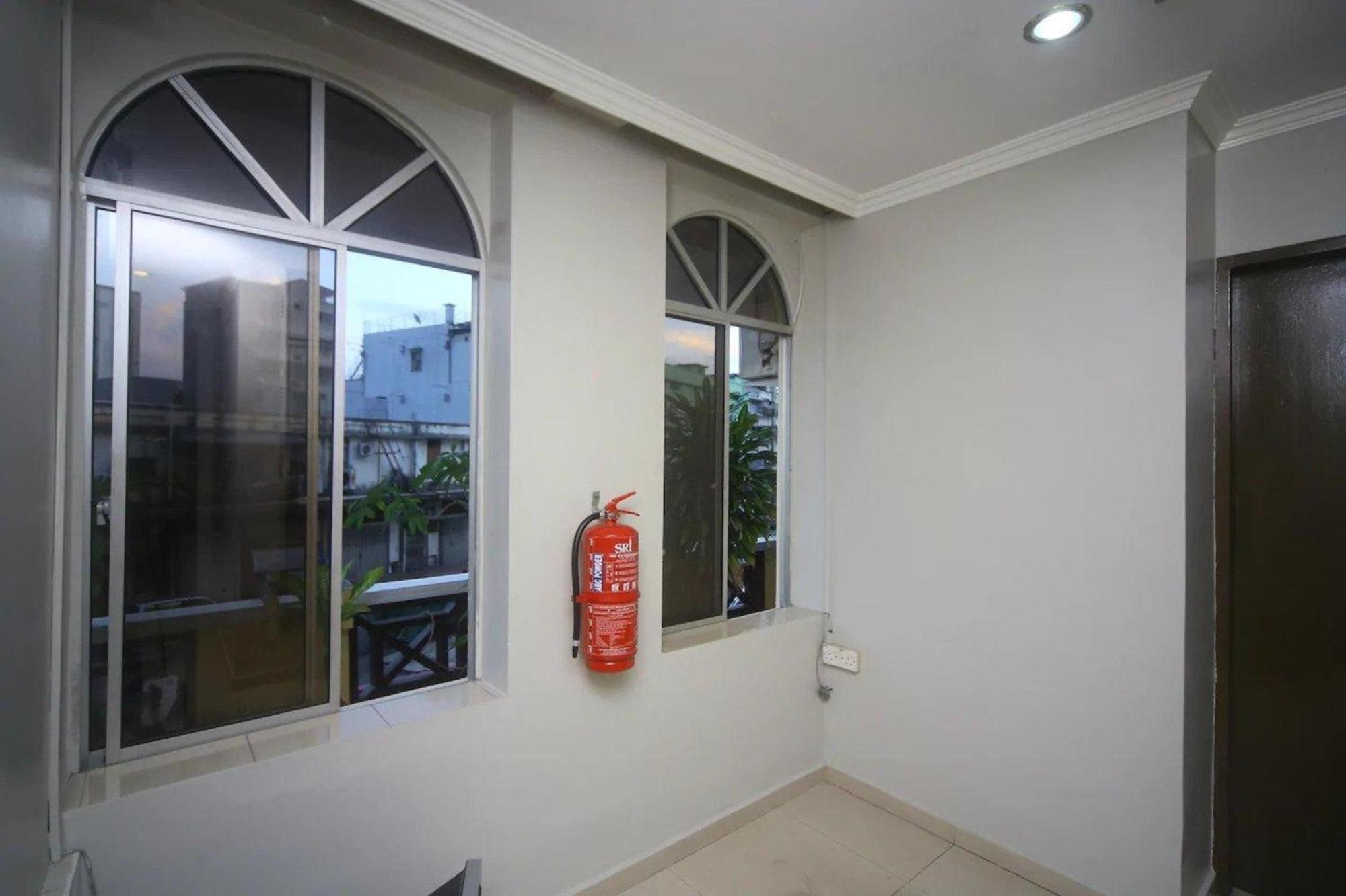 Super Oyo 1027 London Hotel Sandakan